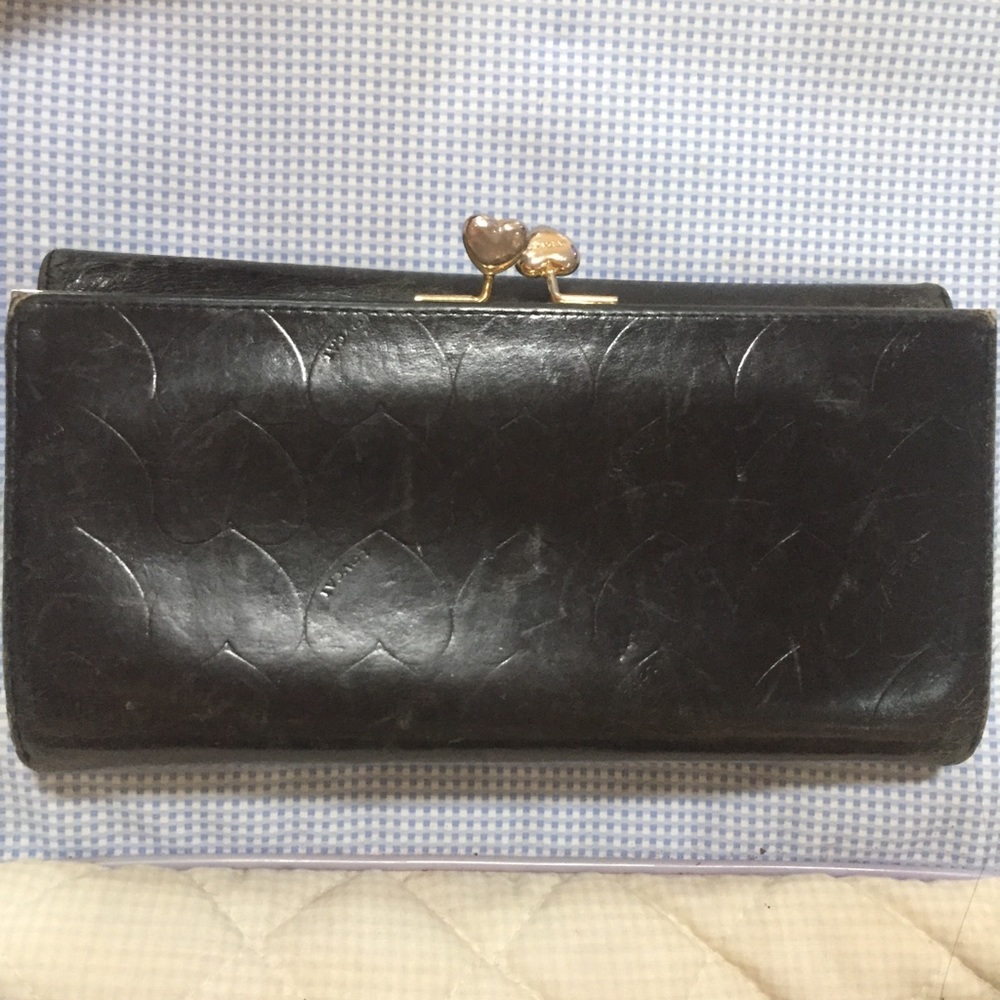 Lovcat leather HEART wallet Tri-fold kiss closure